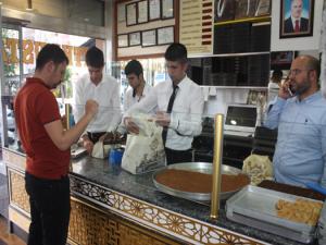 SITKI USTADAN RAMAZANA ÖZEL MENÜ ÇİKOLATALI BAKLAVA