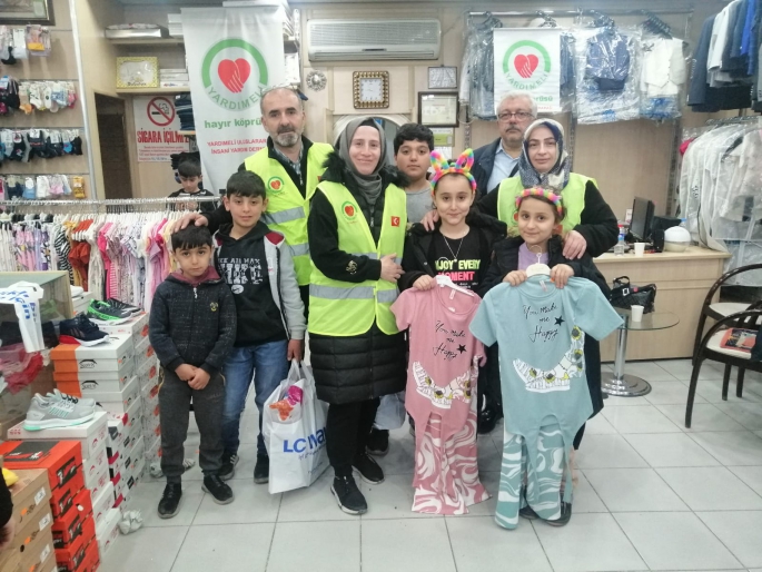 Yardım derneği Diyarbakır'da depremzede çocukları unutmadı