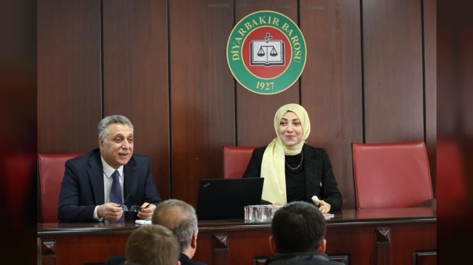 Diyarbakır Barosu’nda Stajyer Avukatlara “Tapu İptali ve Tescil Davaları” Eğitimi