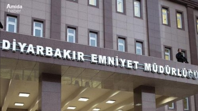 Diyarbakır’da Emniyet Müdürlüğü Önüne Patlayıcı Atıldı