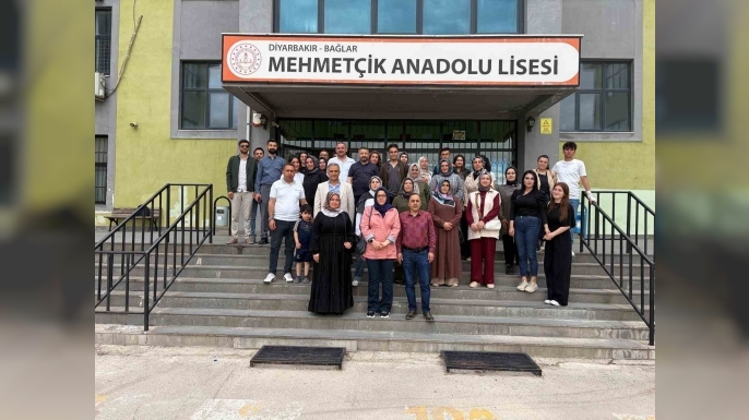 Diyarbakır’da veliler okudukları kitaptan sınava tabii tutuldu