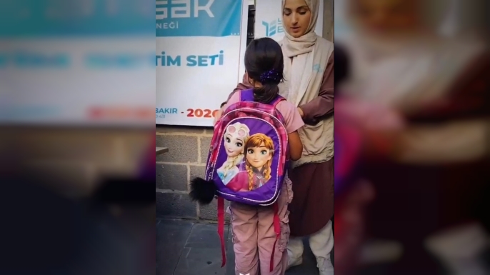 Hayırsever iş adamı Bozkuş, bu yıl da öğrencileri unutmadı