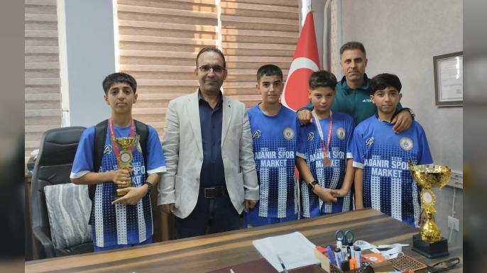 Şehit Jandarma Üsteğmen Tevfik Pehlivan Ortaokulu’ndan Çifte Gurur: Hem Sporda Hem Sanatta Zirvedeler!