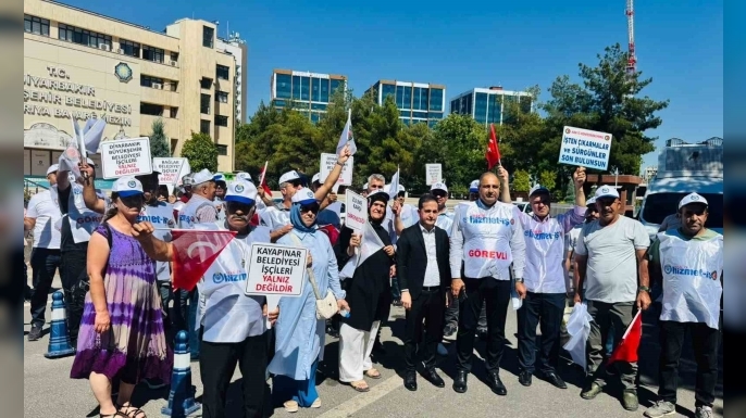 Aküzüm, işten çıkarılan işçiler ile bir araya geldi
