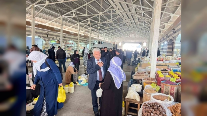 Başkan Karamehmetoğlu, esnaf ve vatandaşlarla bir araya geldi