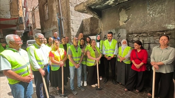 Diyarbakır’da metruk yapıların yıkımı sürüyor