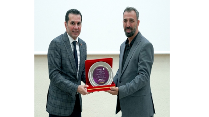 Diyarbakır’da Sporun En’lerinde Yerel Basın Ödülü Ramazan Seykan’a verildi