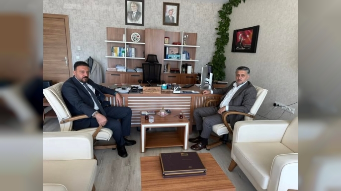 Hazro Belediye Başkanı Fuat Mehmetoğlu’ndan Diyarbakır Milli Emlak Daire Başkanı Cenap Çatal’a Ziyaret