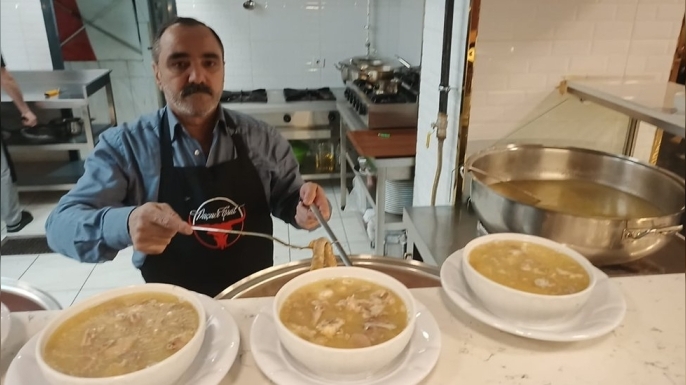 Meşhur Paçacı Esat Usta'dan Öğretmenler Günü mesajı