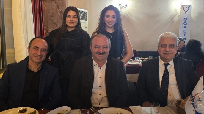 ÖZEL SERVET ÖĞRETMENİM OKULLARI, 24 KASIM ÖĞRETMENLER GÜNÜ’NÜ COŞKUYLA KUTLADI