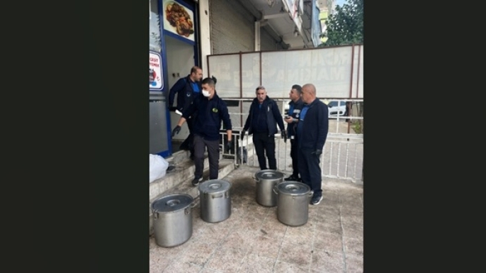Tarihi geçmiş tonlarca eti insanlara yedireceklerdi: Yemek fabrikası mühürlendi
