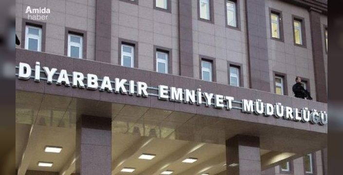  Diyarbakır’da Emniyet Müdürlüğü Önüne Patlayıcı Atıldı